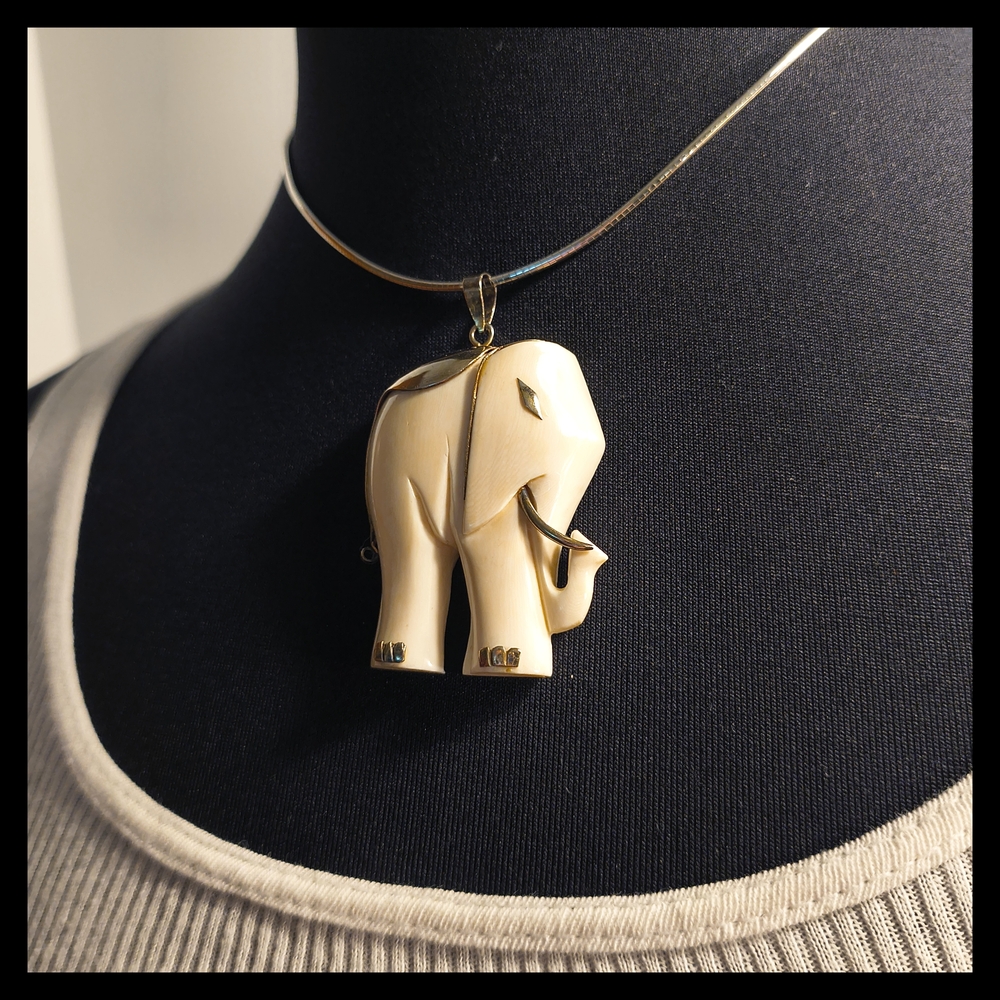 🐘 Vtg. Elegant Elephant Sterling Pendant Necklace
